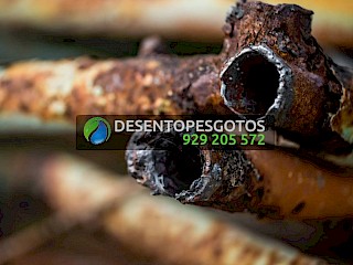 Corrosão dos Canos: Causas Comuns e Soluções em Sistemas de Canalização Enferrujados